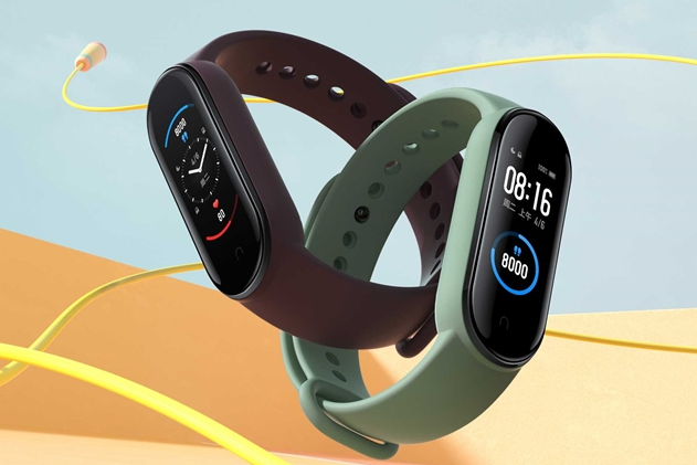 האם עלי לשדרג את ה- Xiaomi Mi Band 4 שלי ל- Mi Band 5?